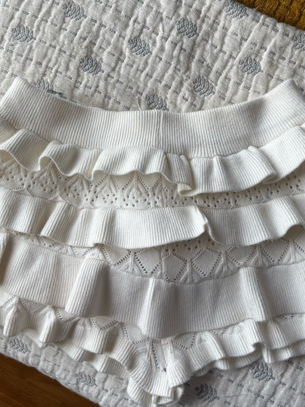 Source Unknown Cream Ruffled Knit Mini Skort - Picture 3 of 3